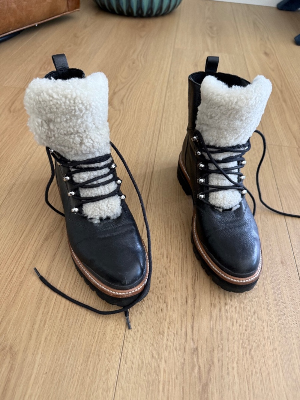Marc Fisher Black Leather Shearling Hiking Boots Lace Up Lug Sole Women’s Size 9